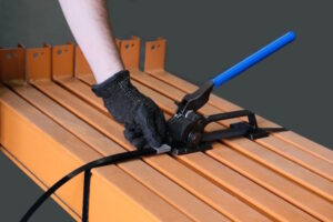 arqueação com fita de metal ou plástico
